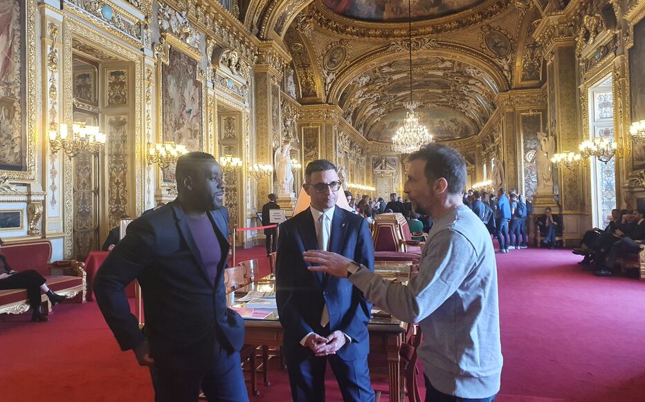 Gaspillage alimentaire : Mathieu Kassovitz, Sefyu et Arash Derambarsh reçus au Sénat