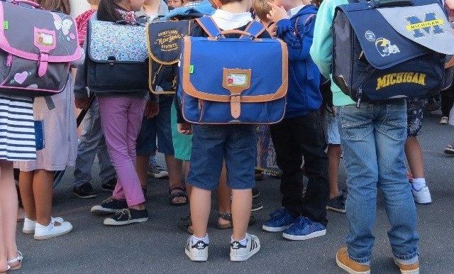"Un vrai gain financier" : à Courbevoie, des milliers de fournitures scolaires offertes pour la rentrée