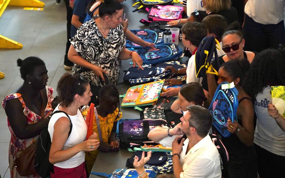 Rentrée pour tous à Courbevoie : la traditionnelle distribution de cartables, c’est un budget de 80 000 euros
