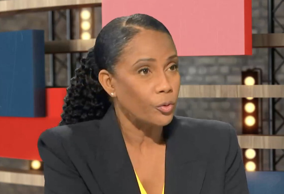 Douze mois de prison avec sursis et une amende de 1.000 euros requis à l'encontre d'un homme comparaissant pour cyberharcèlement envers la journaliste Christine Kelly